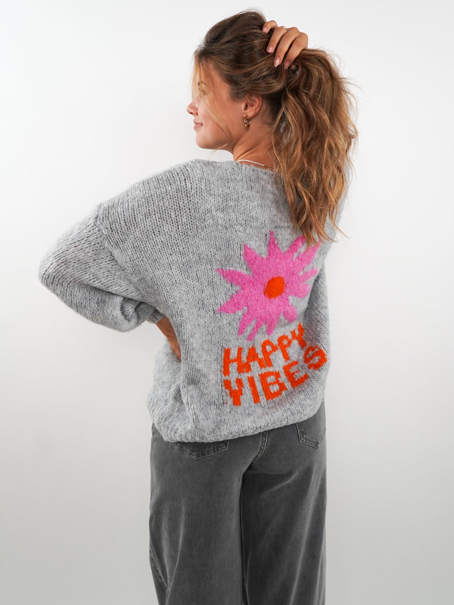 HAPPY VIBES Strickjacke - Grau