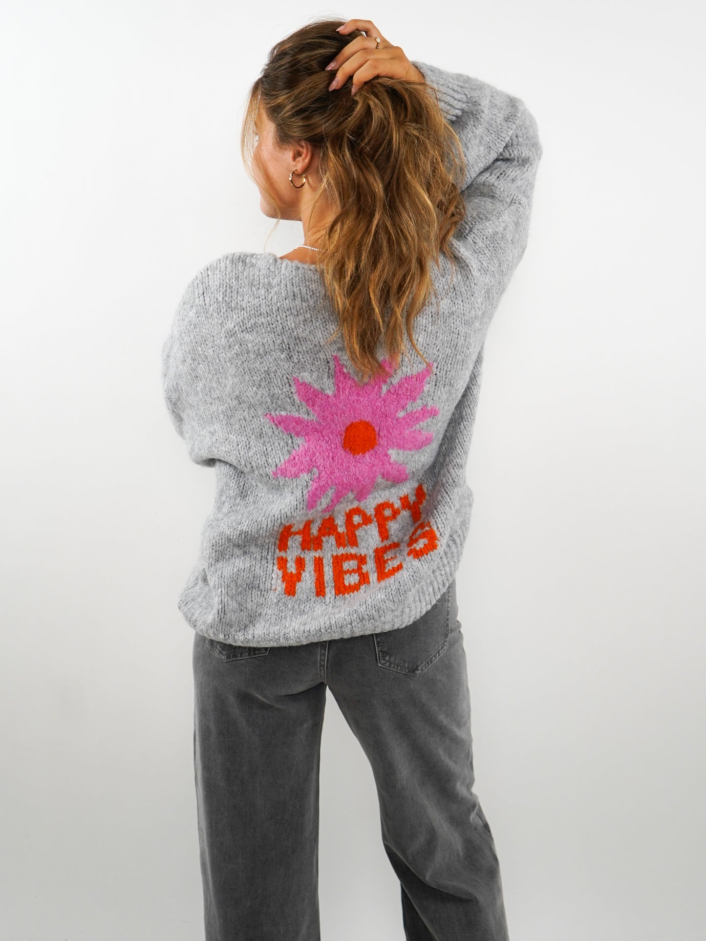 HAPPY VIBES Strickjacke - Grau