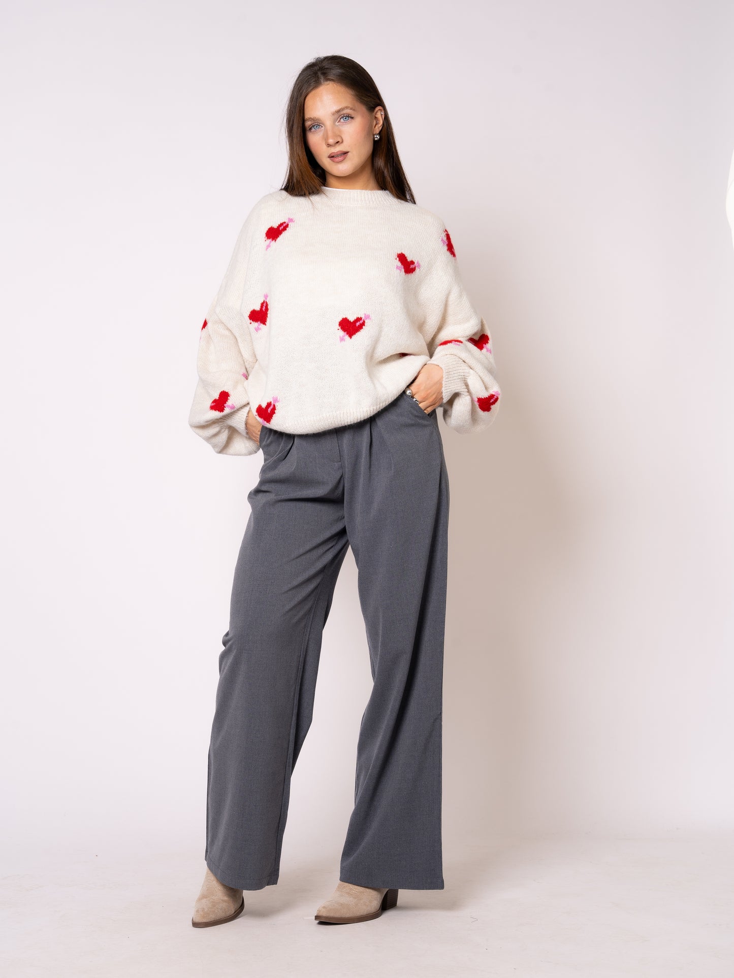 Arrow & Heart Sweater - Creme