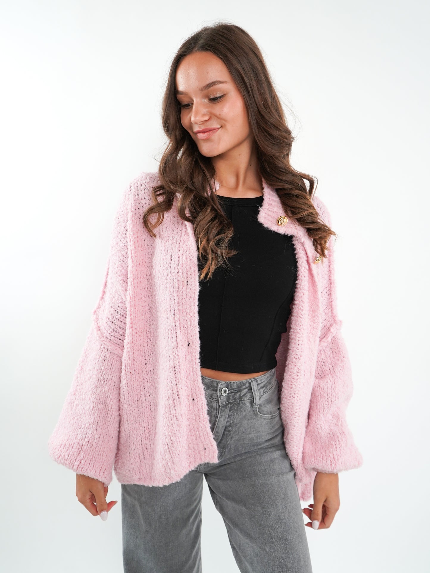 Bouclé Strickjacke mit goldenen Knöpfen - Rosa