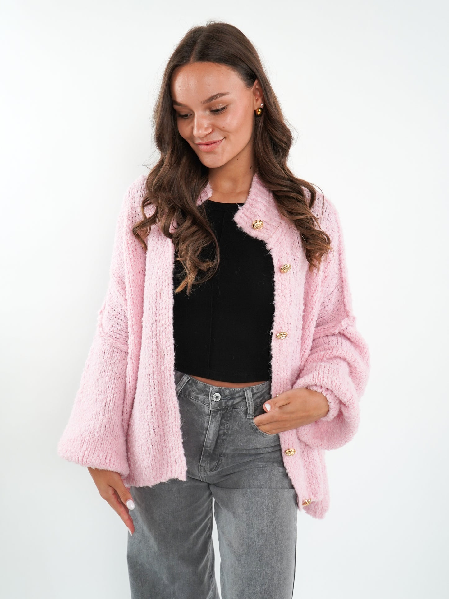 Bouclé Strickjacke mit goldenen Knöpfen - Rosa