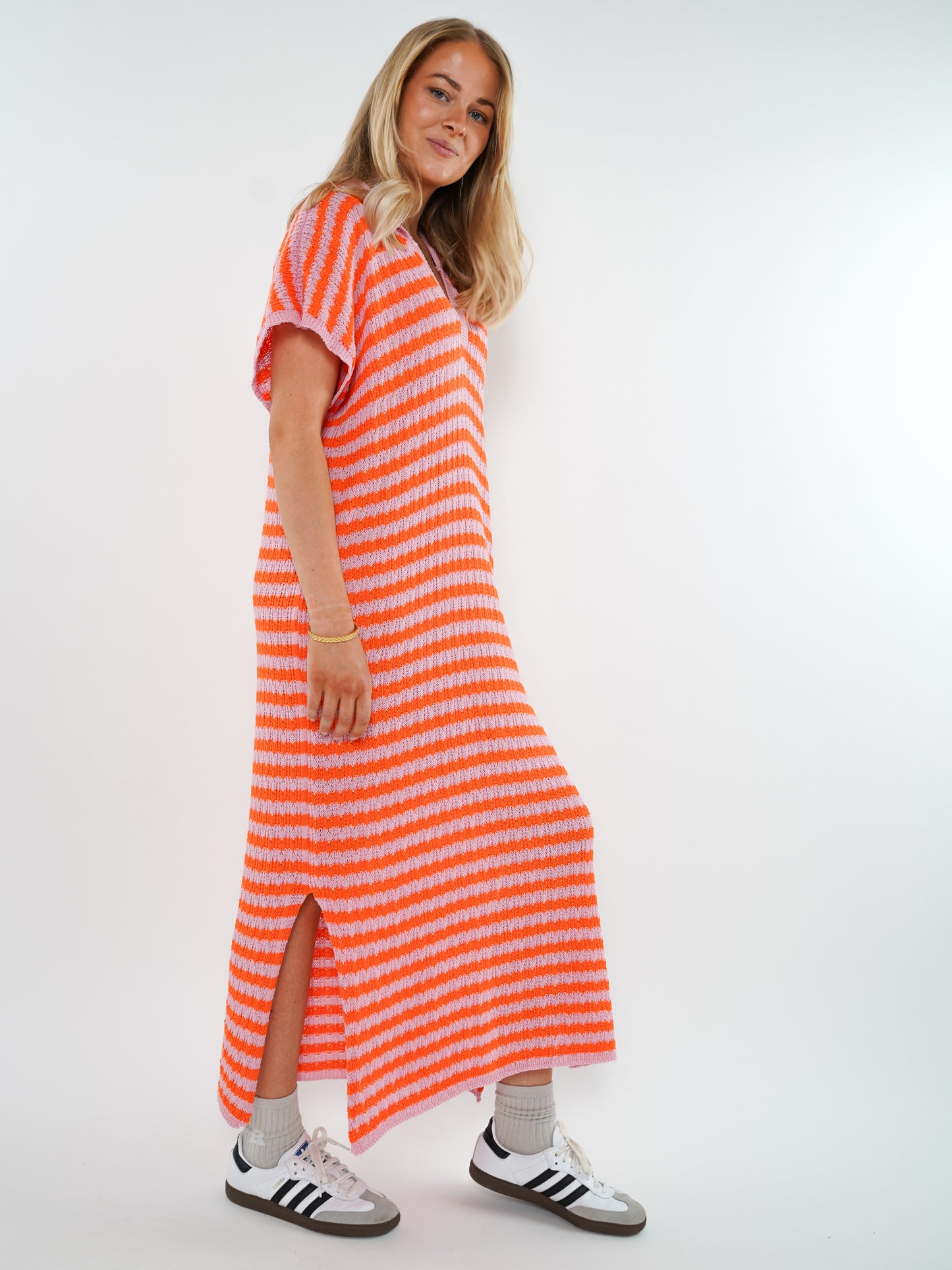 Sommer Strickkleid Casual Stripes - Orange / Rosa