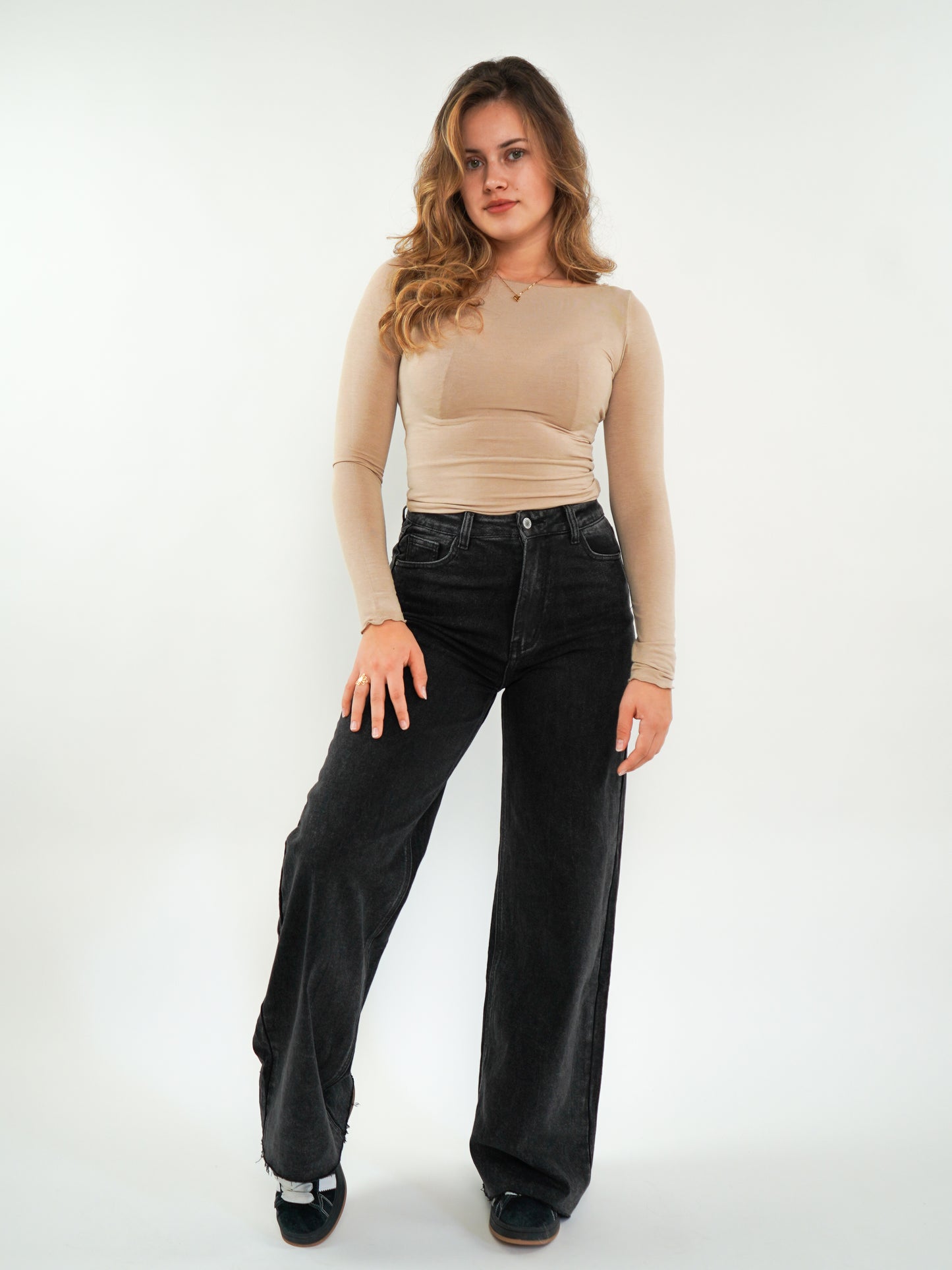 Wide Leg Jeans Alma - washed black