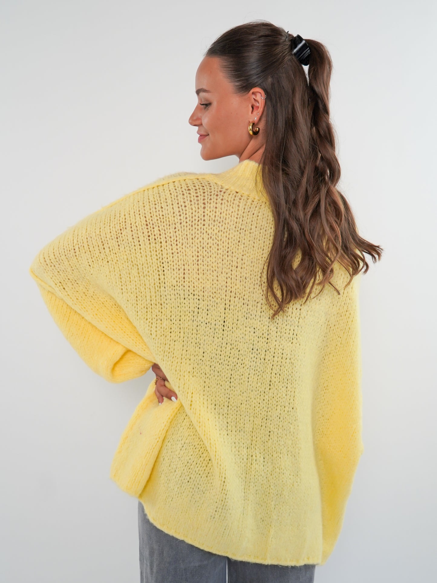 Strickjacke mit goldenen Knöpfen Ella - Gelb