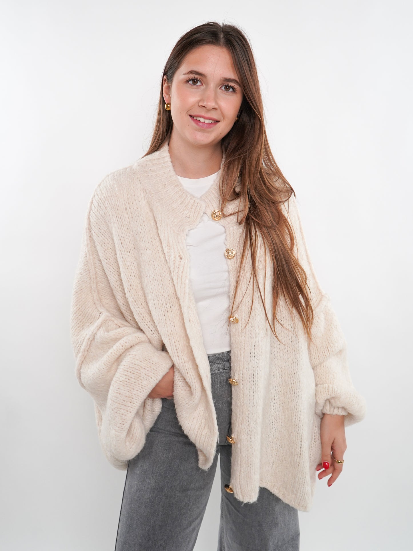 Strickjacke mit goldenen Knöpfen Ella - Cremeweiß