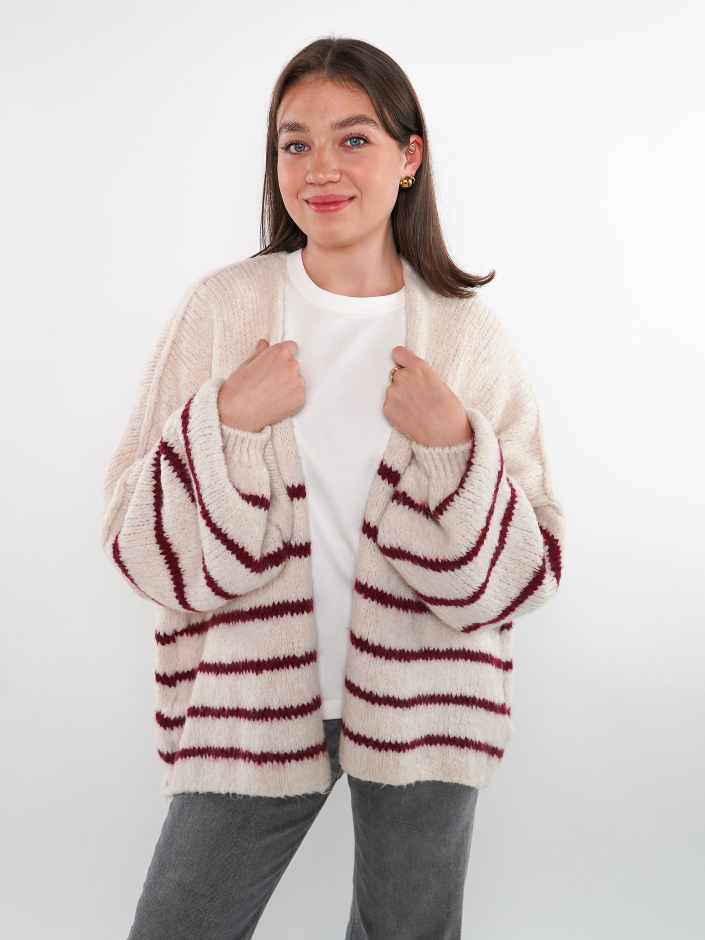 Cozy Strickjacke Felina Stripes - Weiß mit Bordeaux