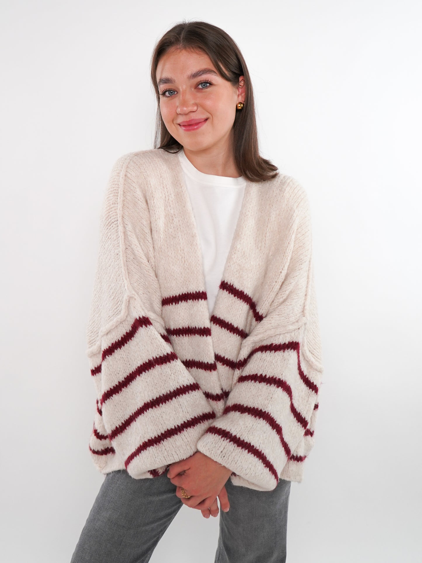 Cozy Strickjacke Felina Stripes - Weiß mit Bordeaux