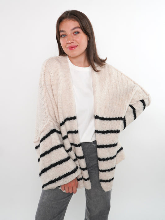 Cozy Strickjacke Felina Stripes - Weiß mit Schwarz