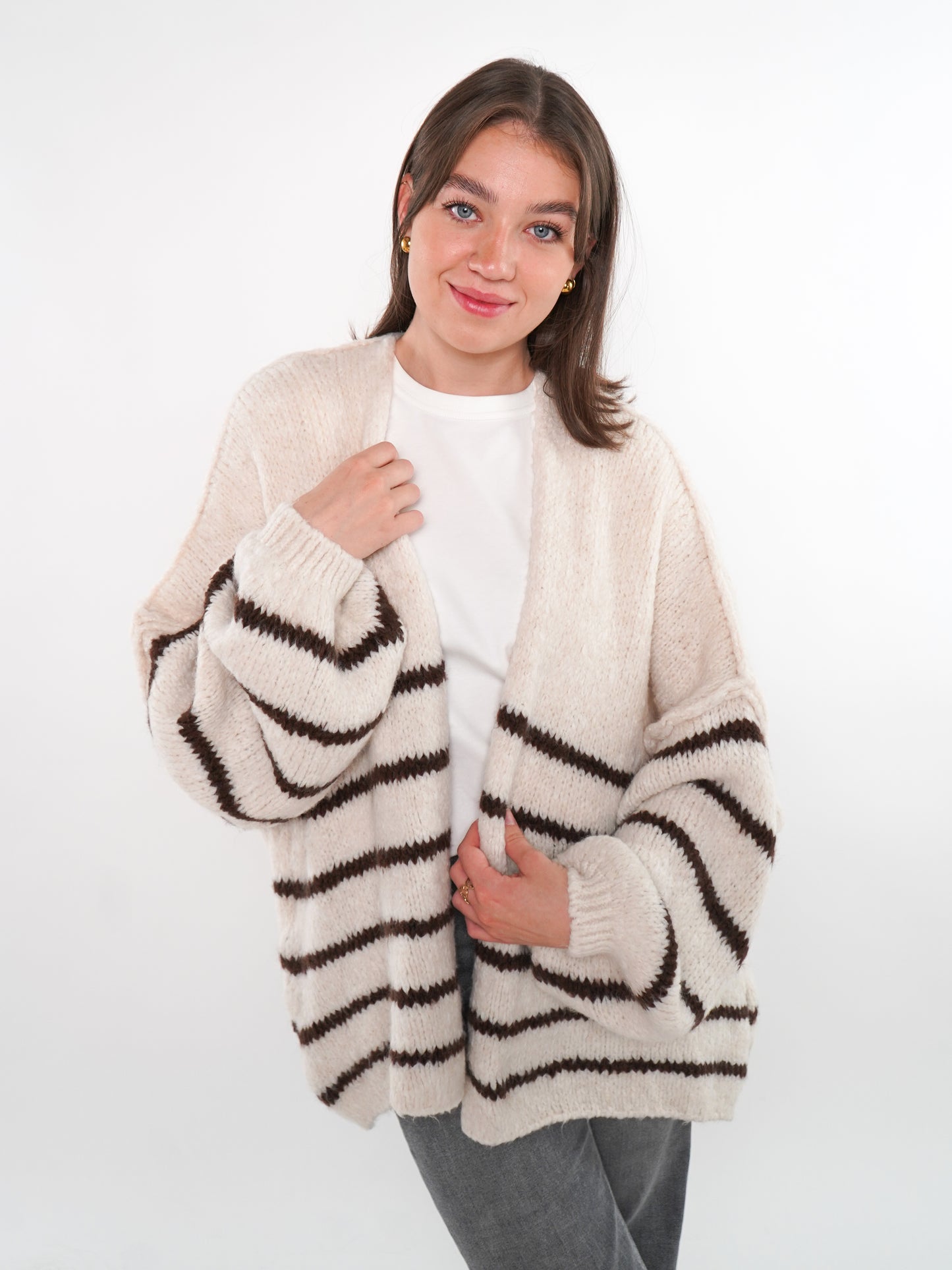 Cozy Strickjacke Felina Stripes - Weiß mit Braun