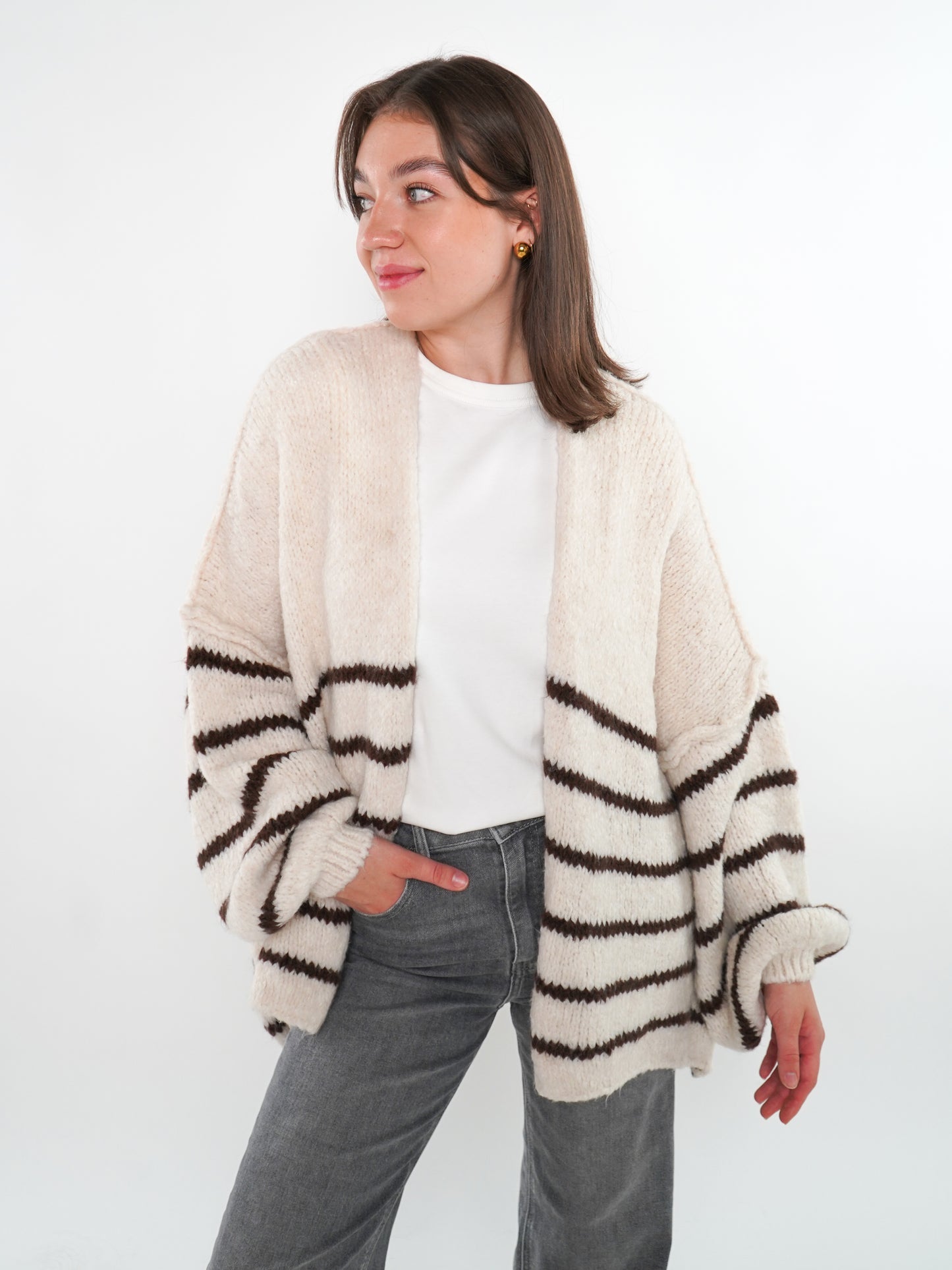 Cozy Strickjacke Felina Stripes - Weiß mit Braun