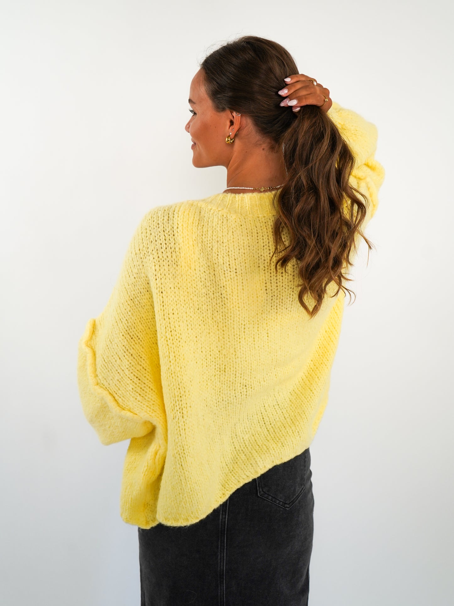 Strickjacke mit goldenen Knöpfen Ella kurz - Gelb