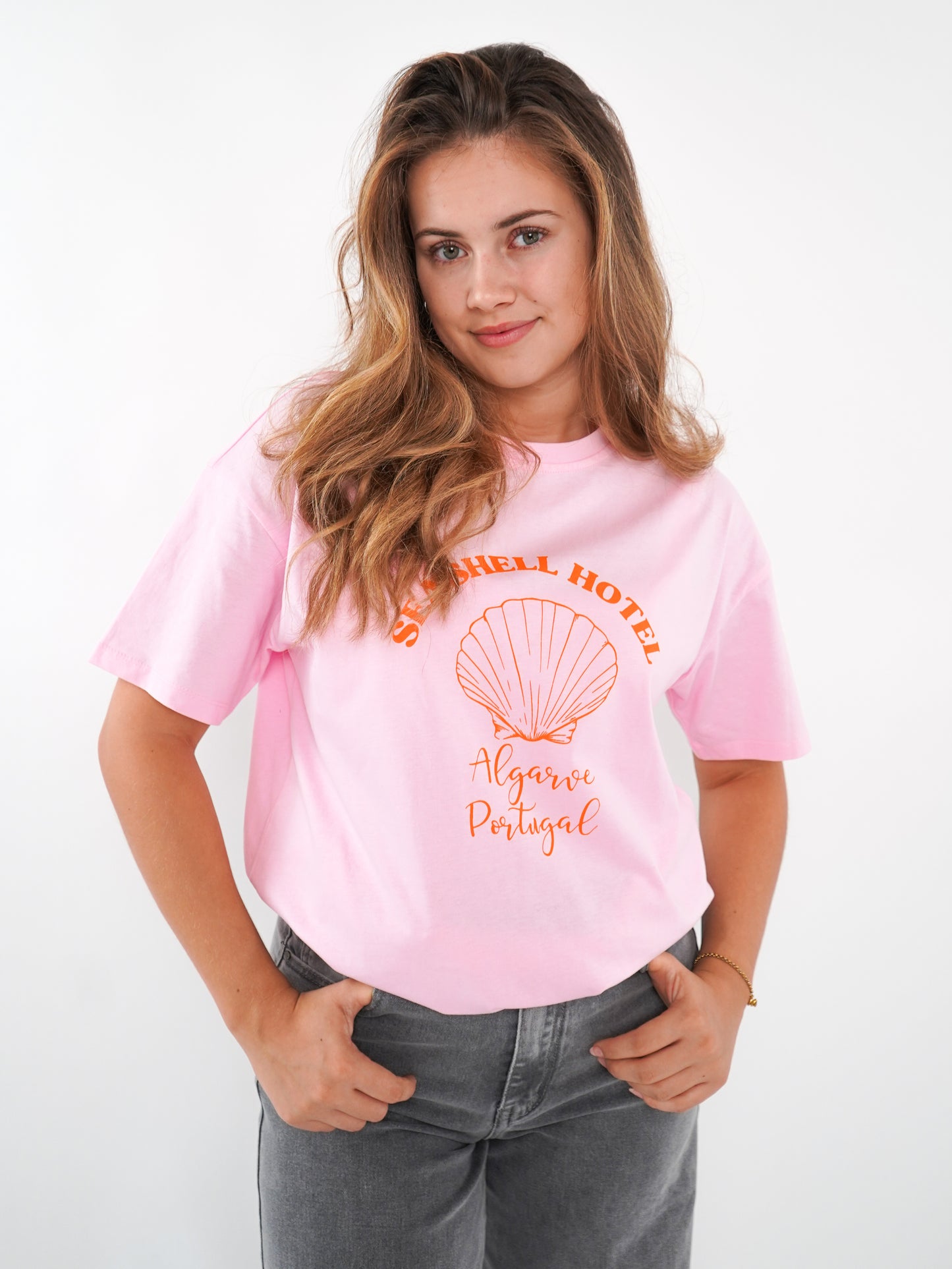 Seashell Hotel T-Shirt - Rosa