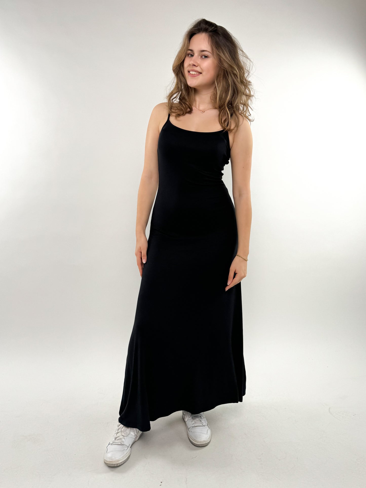 Essential Kleid Basic - Schwarz